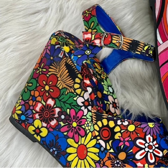 Key West Flower Power Multicolor Floral Ankle Strap Ultra Wedge Chunky Platforms - Picture 3 of 3